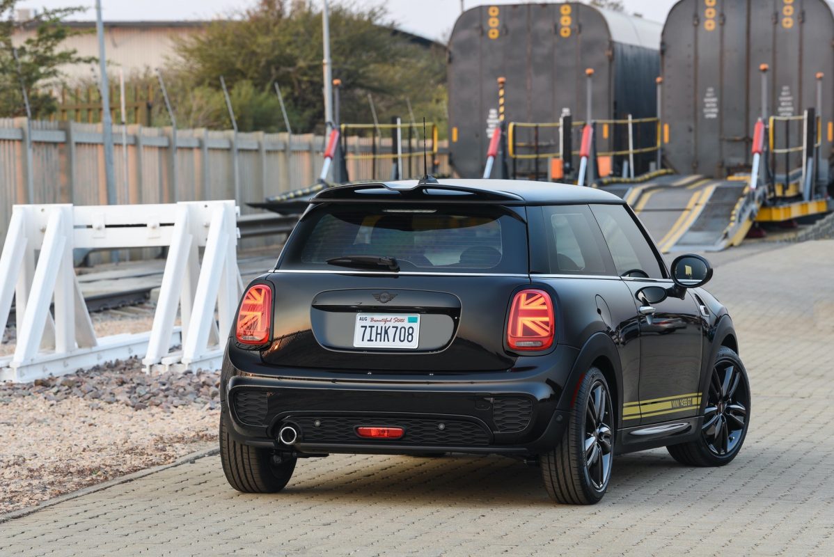 Mini Usa Launches The 21 Mini Cooper 1499 Gt Special Edition Motoringfile