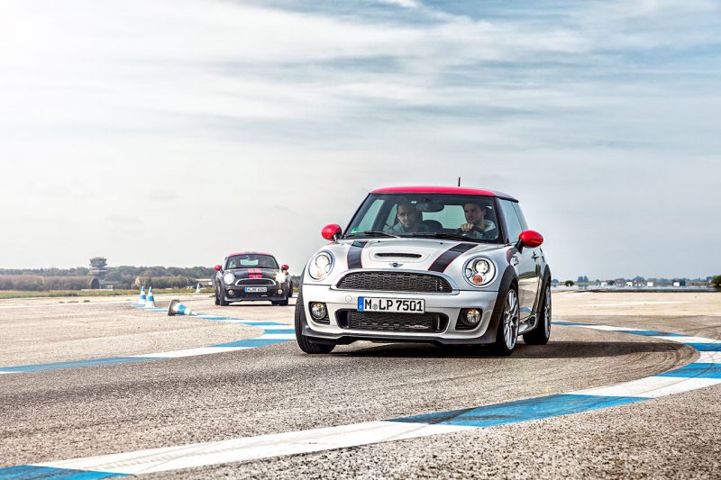 Steering Feel: F56 Cooper S vs R56 Cooper S - MotoringFile