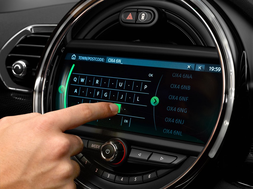 Is this MINI Carplay? MINI Previews New Touchscreen Infotainment System
