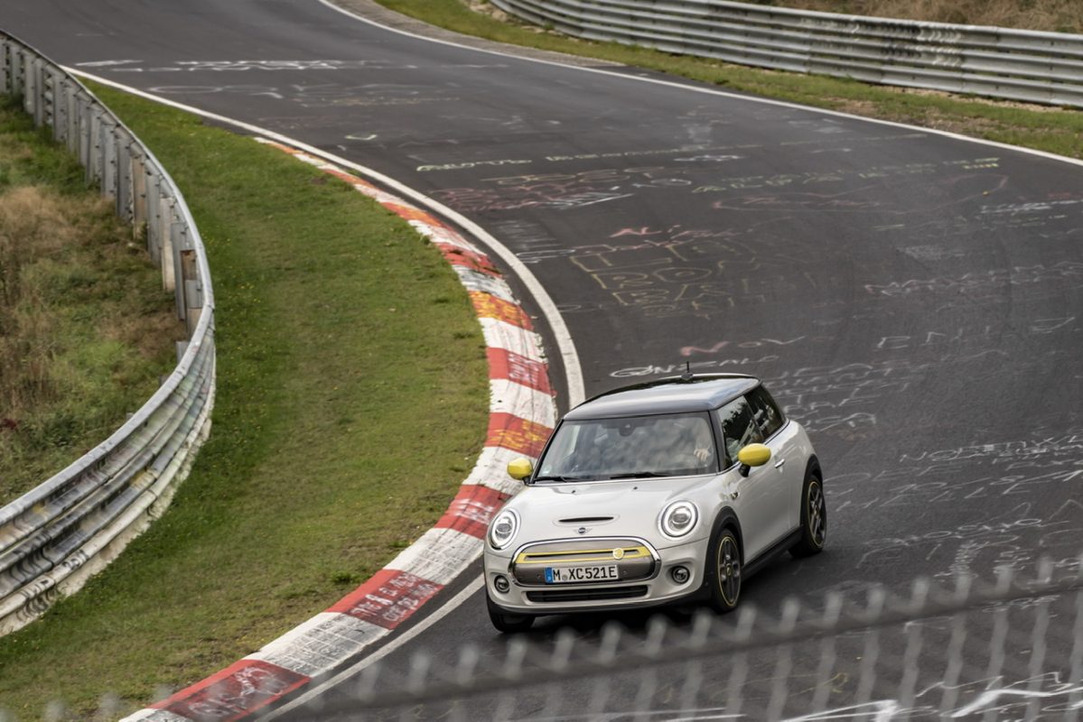 MINI Cooper SE Tests OnePedal Driving at the Nurburgring MotoringFile