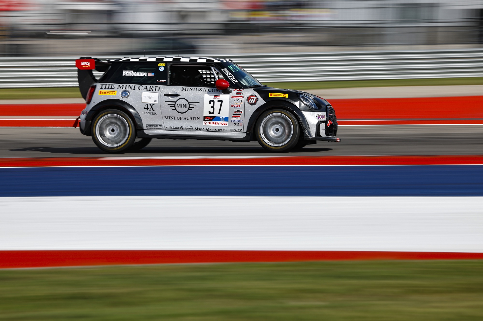 Us mini. Us mini. Мини жорни. Usb2. Мини американский флаг.