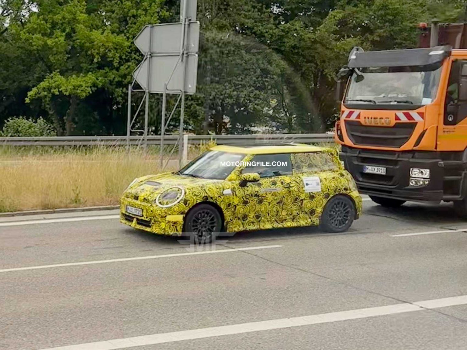 Exclusive First Photos of The 2025 Electric MINI JCW - MotoringFile